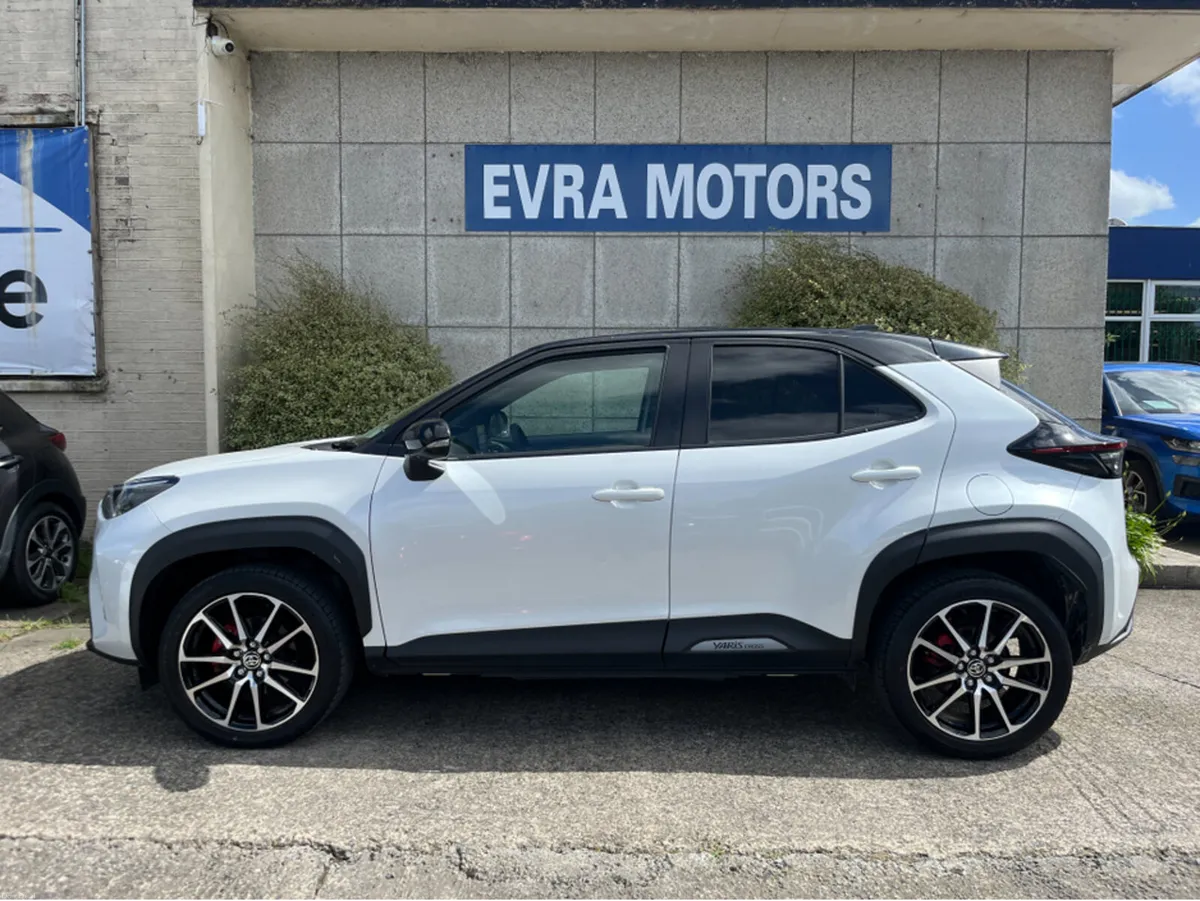 Toyota Yaris Cross GR SPORT AUTOMATIC HYBRID 1.5 P - Image 6