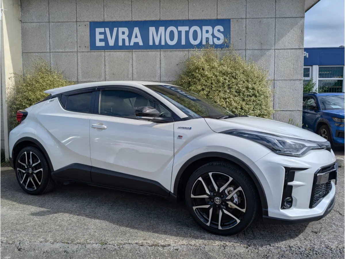 Toyota C-HR GR SPORT AUTOMATIC HYBRID 1.8 PETROL / - Image 3