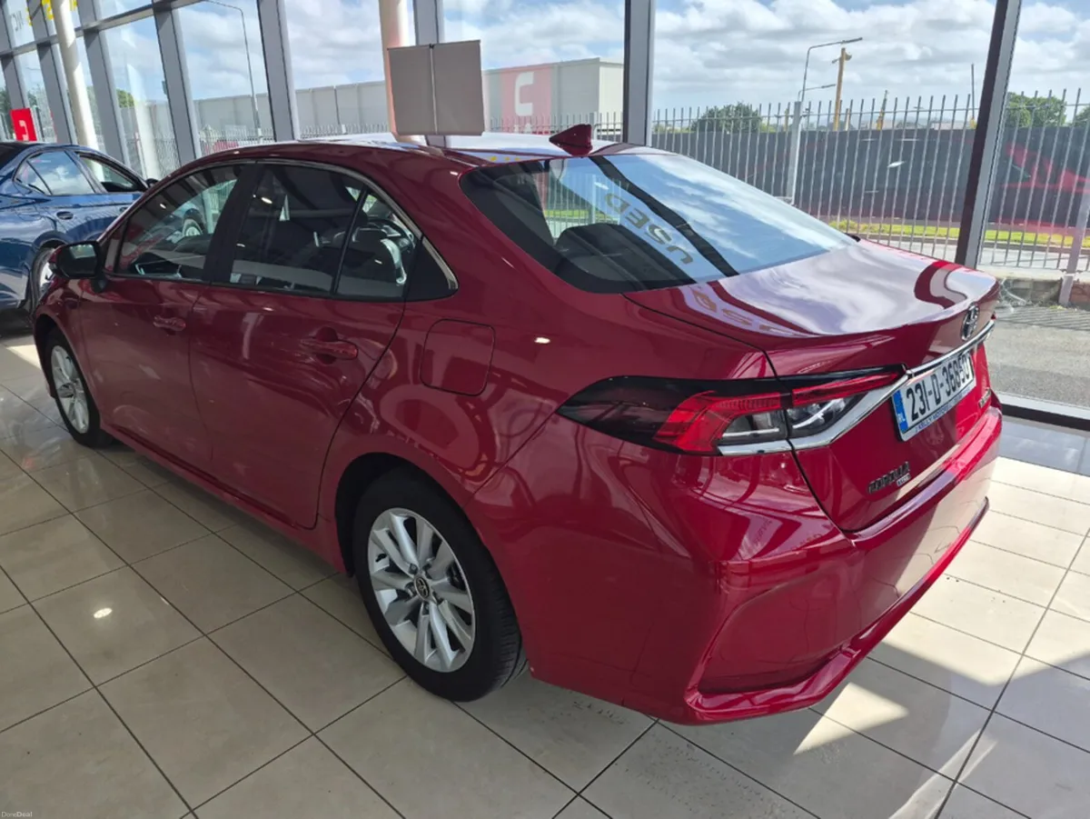 Toyota Corolla LUNA SALOON 4DR AUTO - Image 2