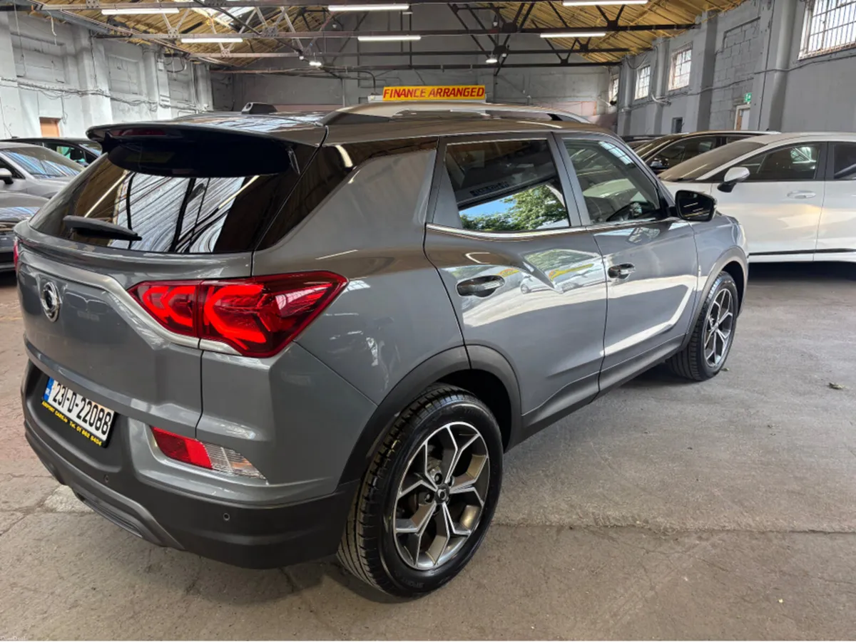 SsangYong Korando EL 1.6 2WD 4DR AUTO - Image 3