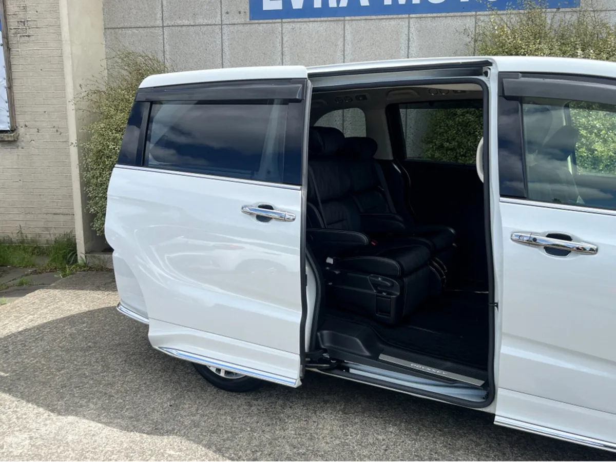 Honda Odyssey ABSOLUTE 7 SEATER AUTOMATIC 2.0 PETR - Image 4