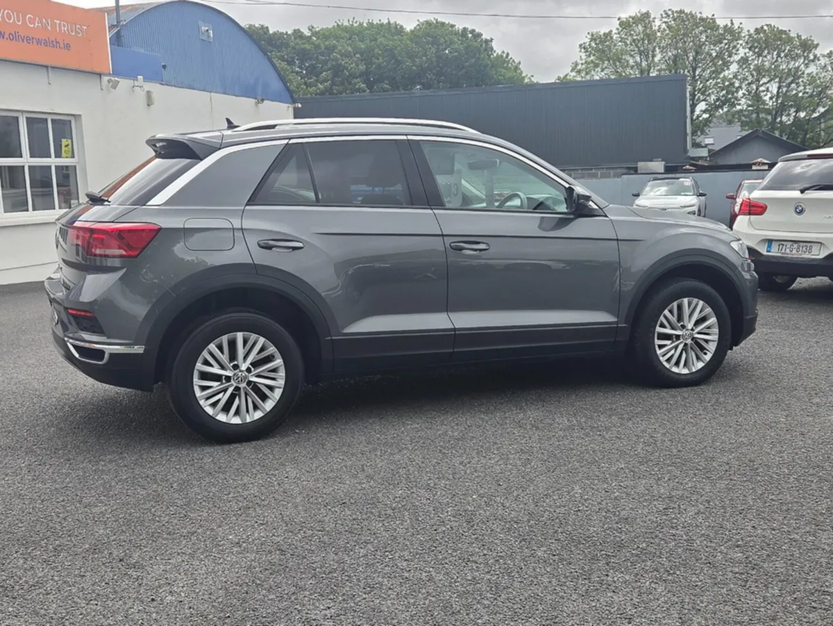 Volkswagen T-Roc DESIGN 1.6 TDI MANUAL 6SPEED FWD - Image 3