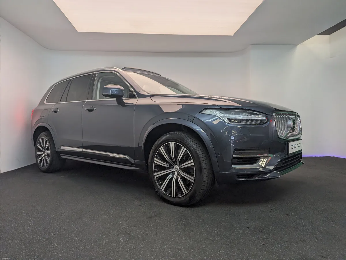 Volvo XC90 Inscription PHEV **PANO ROOF** - Image 3