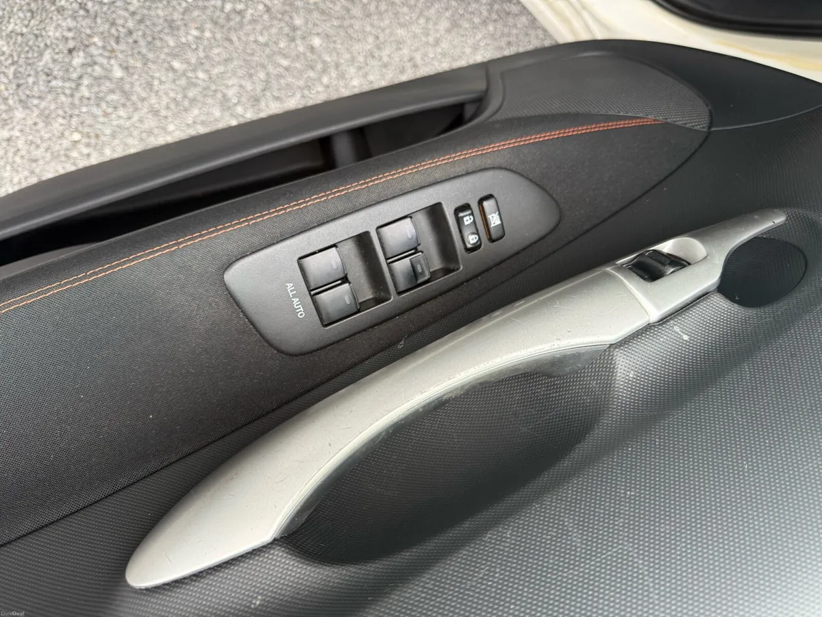 Car - Image 3