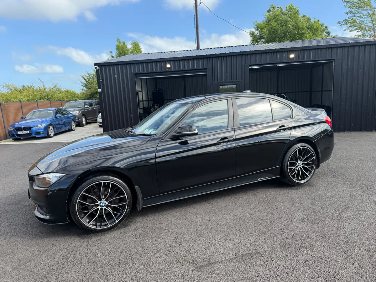 BMW 320d 2017 xdrive Manual - Image 4