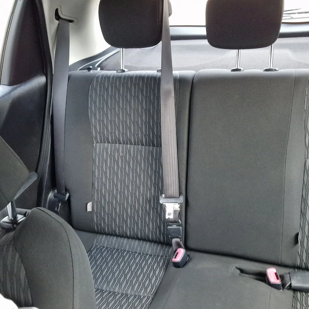 Toyota Yaris 2013 - Image 1