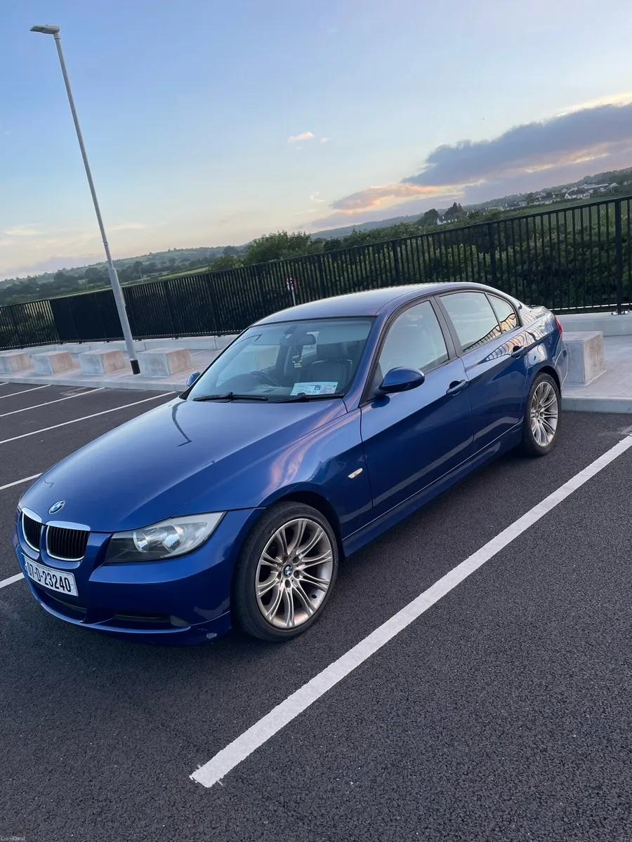 BMW 3 Series 318i - Image 1