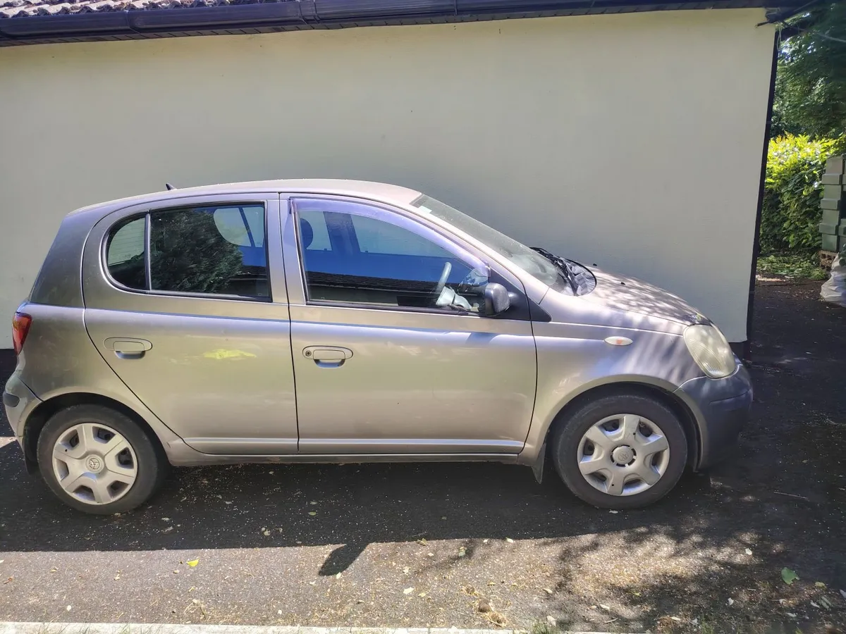 Toyota Yaris 2004 - Image 2