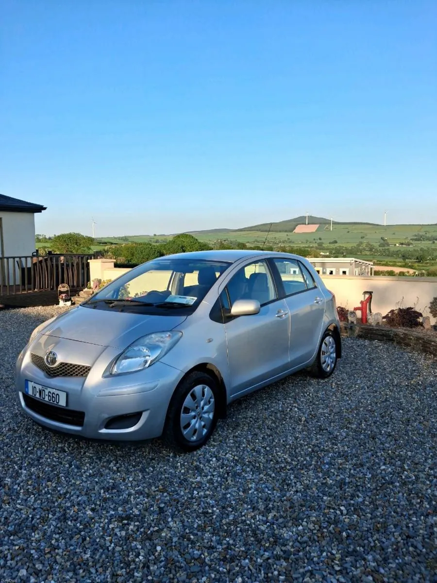 VERY CLEAN TOYOTA YARIS - Image 3