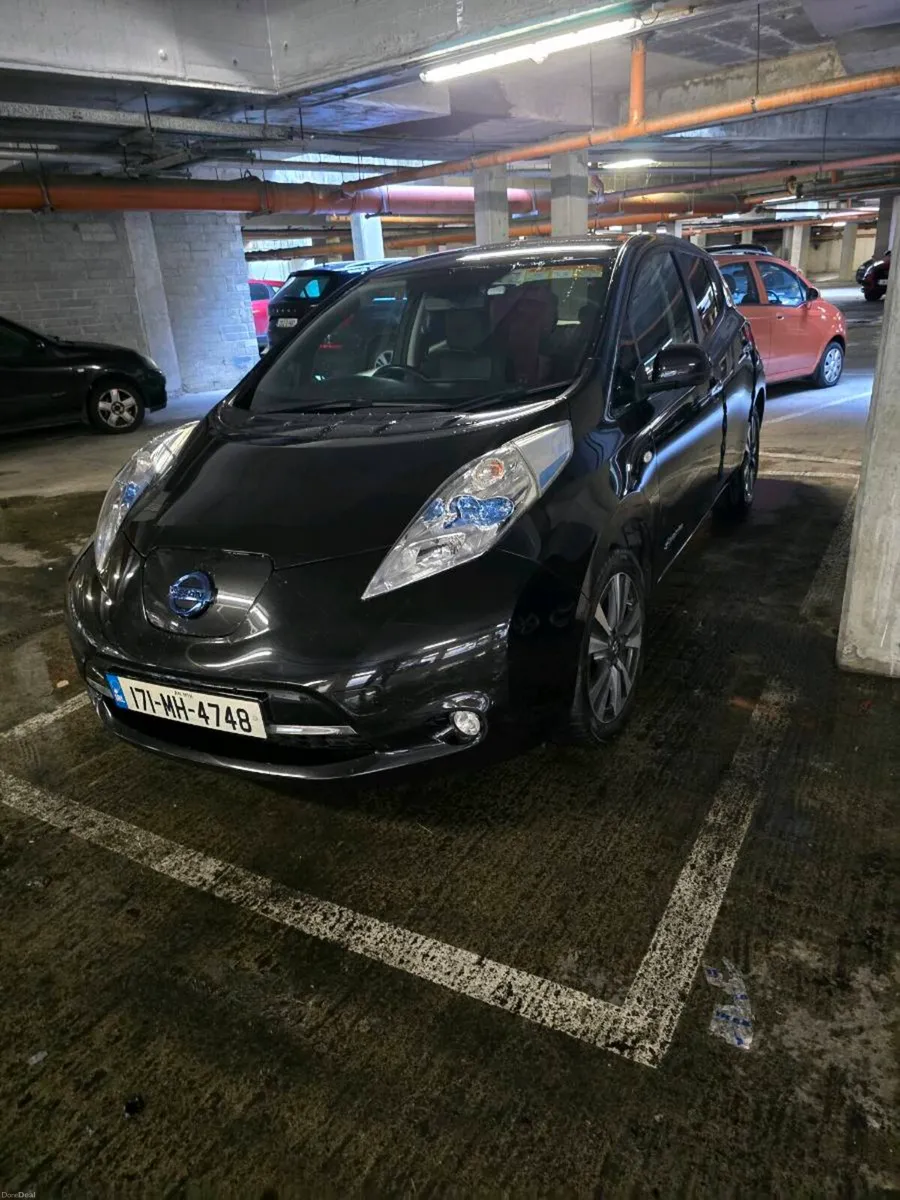 Nissan leaf tekna 30 kwh 2017 - Image 1