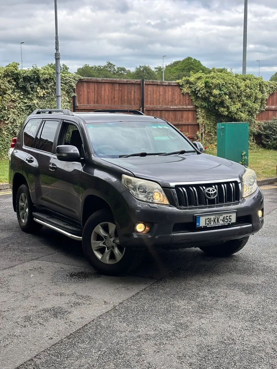 131 TOYOTA LANDCRUISER 5 SEAT CREW CAB - Image 1