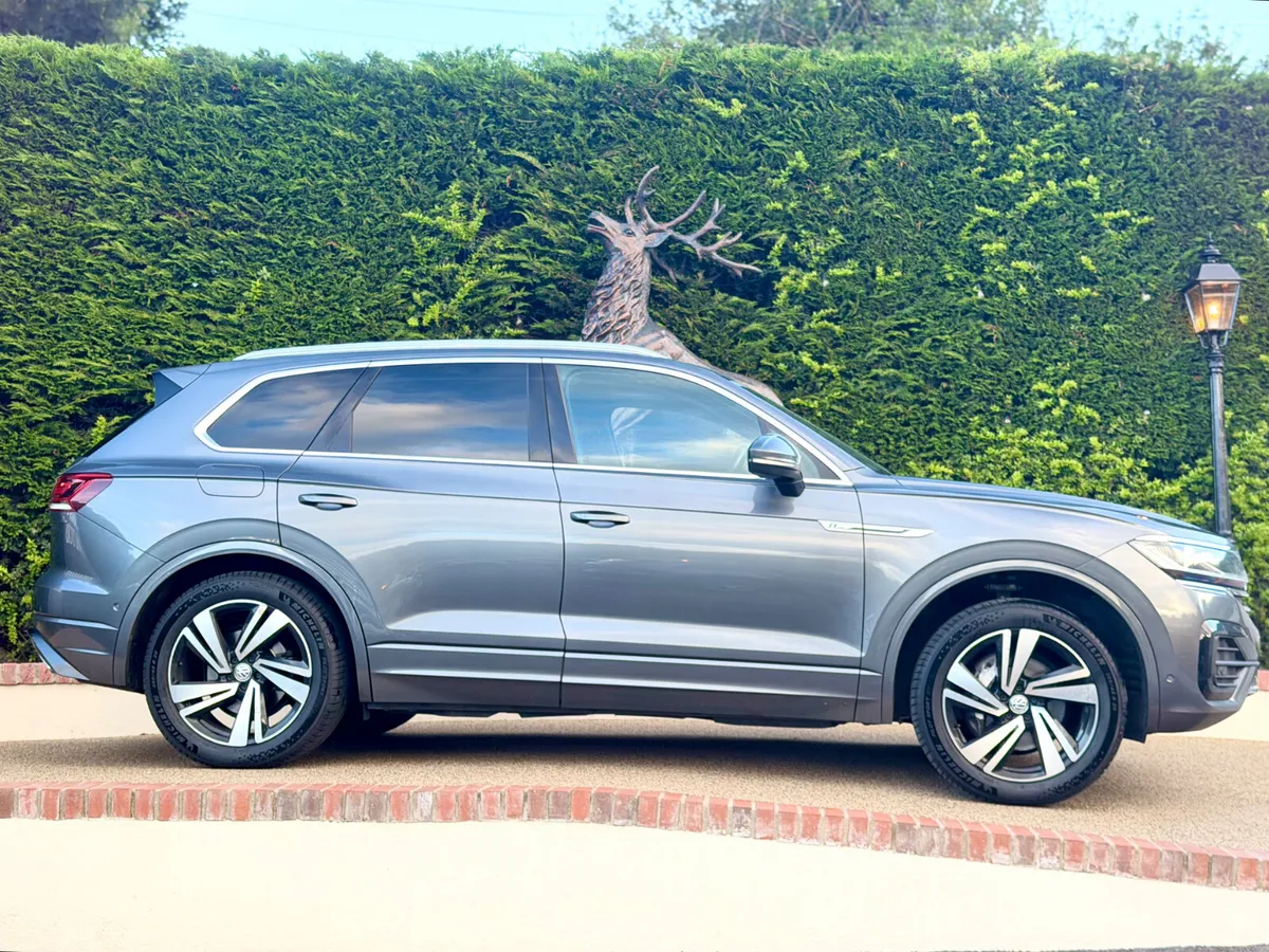 Volkswagen Touareg R Line 3.0 TDI V6 2 Seats - Image 3