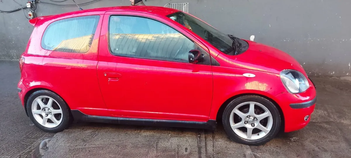 Toyota Yaris 2005 - Image 3