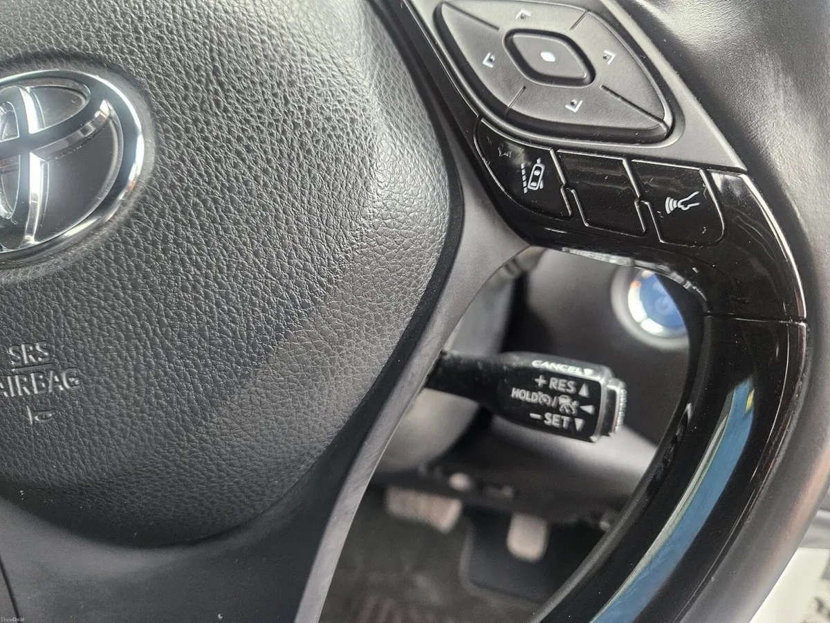 2019 TOYOTA CHR - Image 4