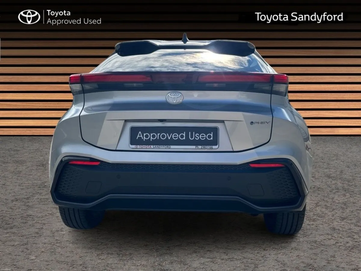 Toyota C-HR 2.0 PHEV SOL AUTO // PANORAMIC ROOF // - Image 4