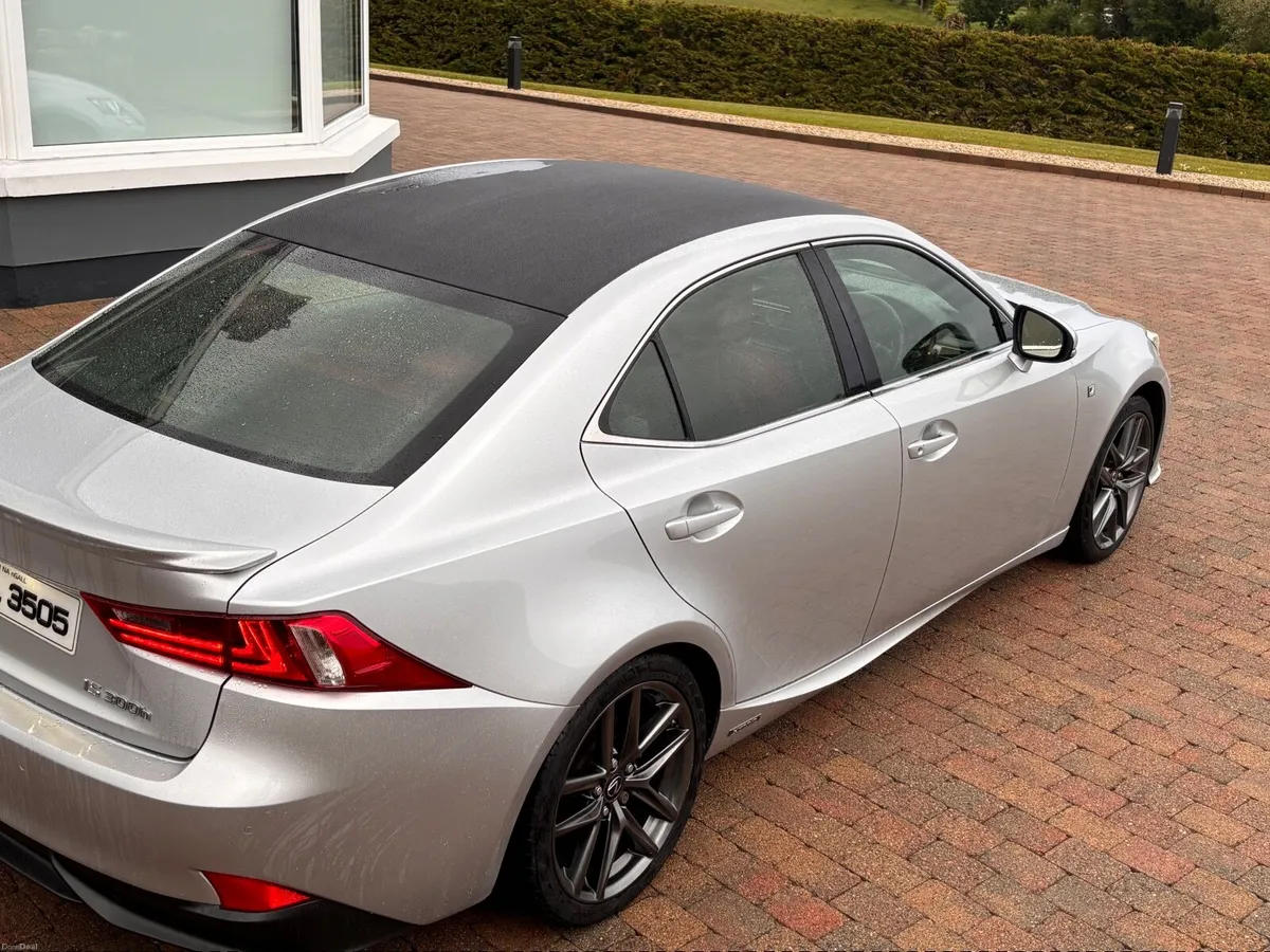 Lexus IS 2014 - Image 4