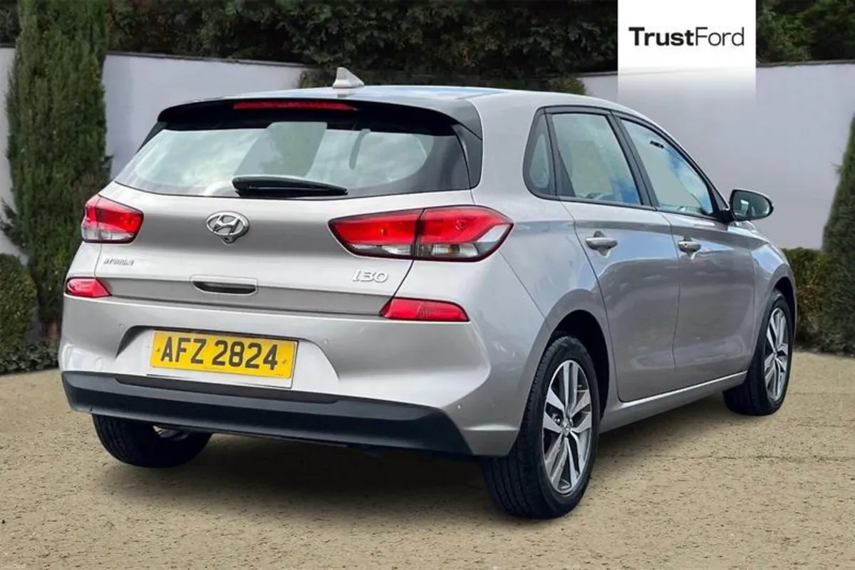 Hyundai i30 SE Nav - Image 4