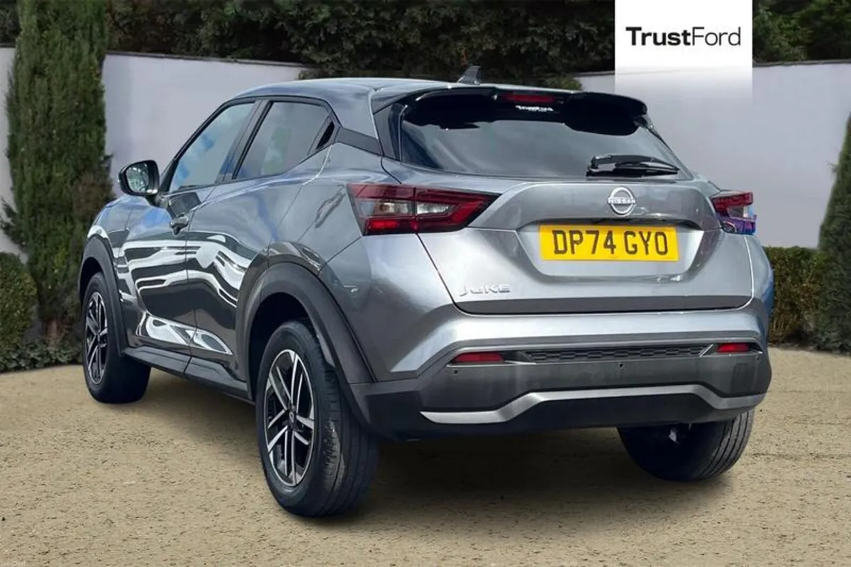 Nissan Juke 1.0 DIG-T N-Connecta SUV 5dr Petrol DC - Image 2