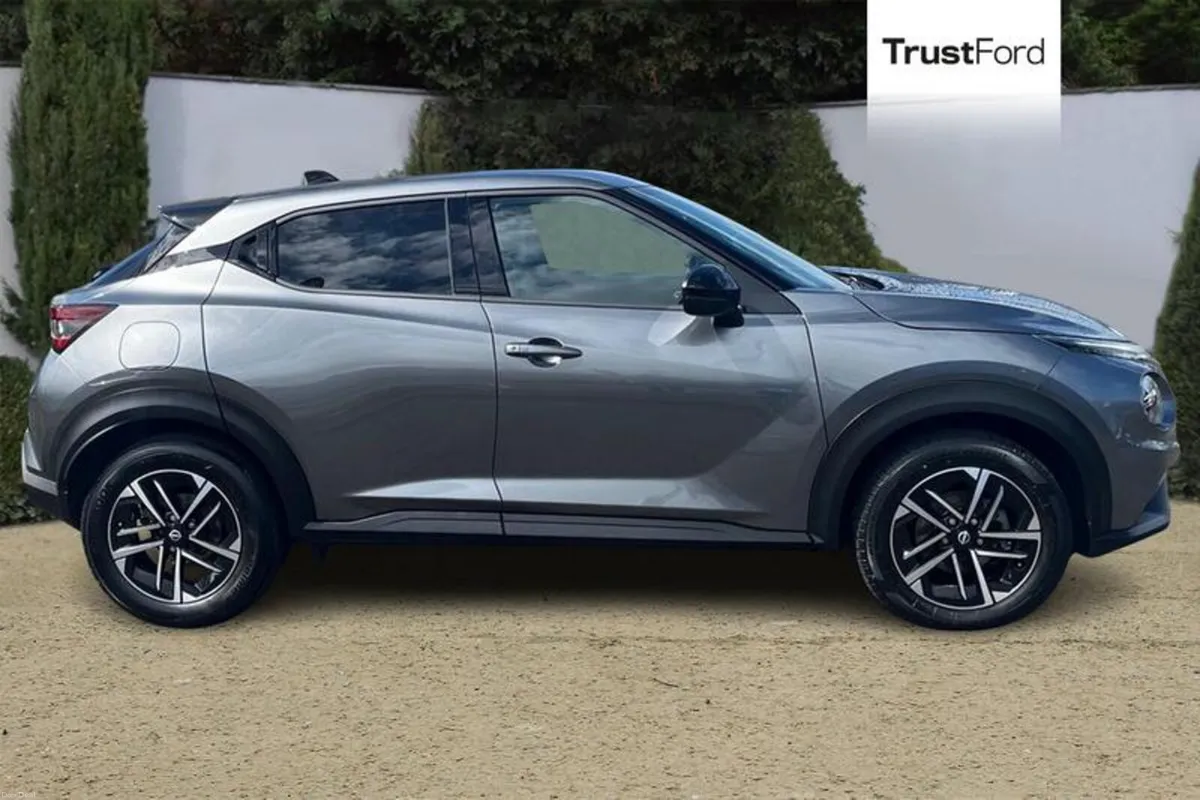 Nissan Juke 1.0 DIG-T N-Connecta SUV 5dr Petrol DC - Image 3