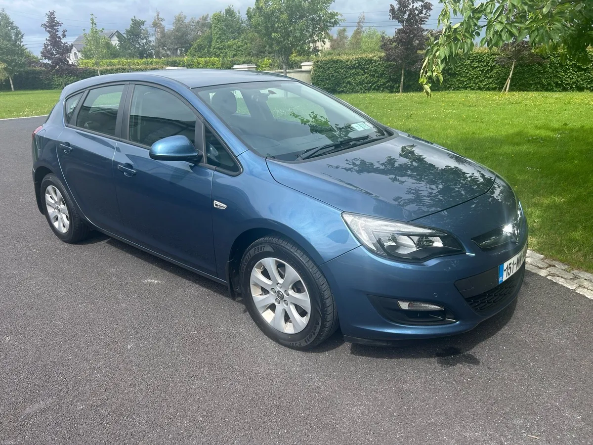 Astra 2015 1.4 petrol low mileage - Image 2