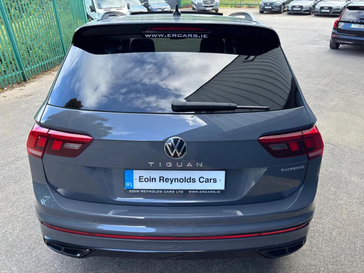 Volkswagen Tiguan 241 TSI PHEV DSG BLACK EDITION P - Image 5