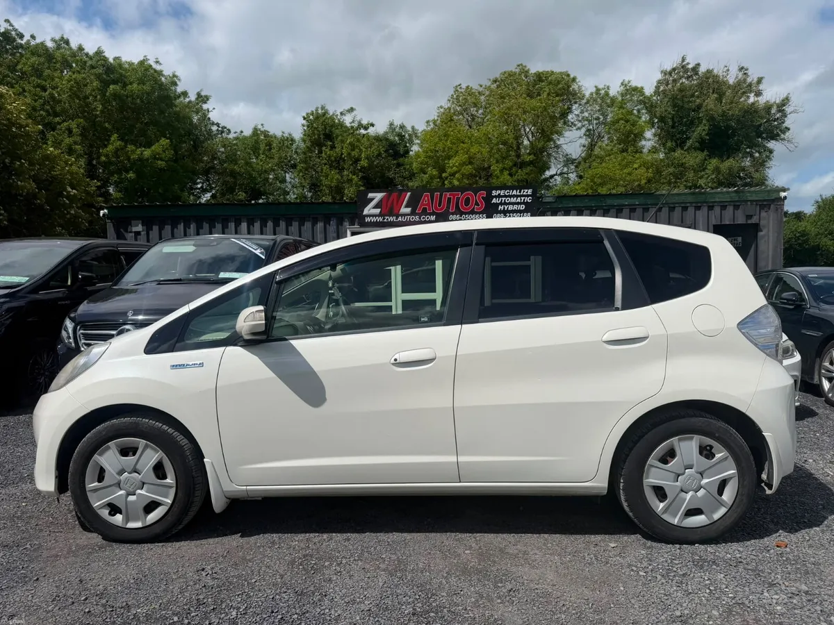 13 HONDA FIT HYBRID LEATHER - Image 4
