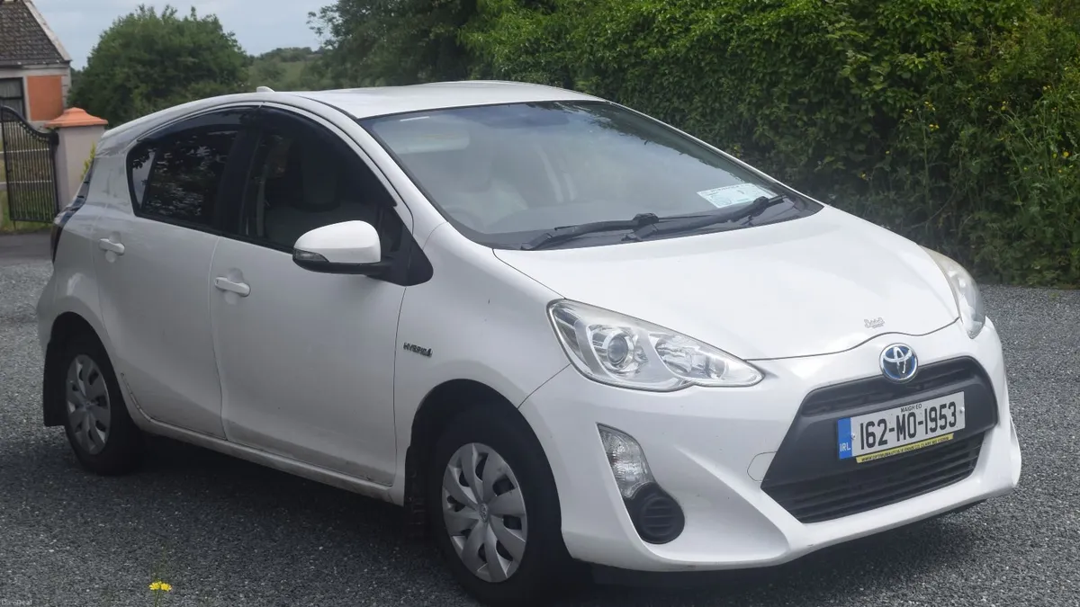 Toyota Aqua 2016 - Image 6