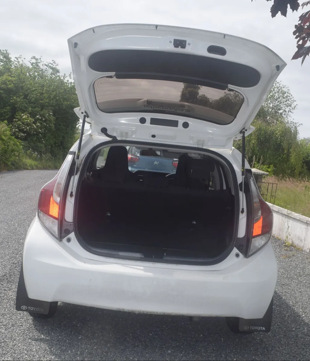 Toyota Aqua 2016 - Image 4