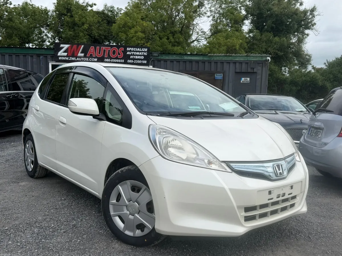 12 HONDA FIT HYBRID 1.3 - Image 2