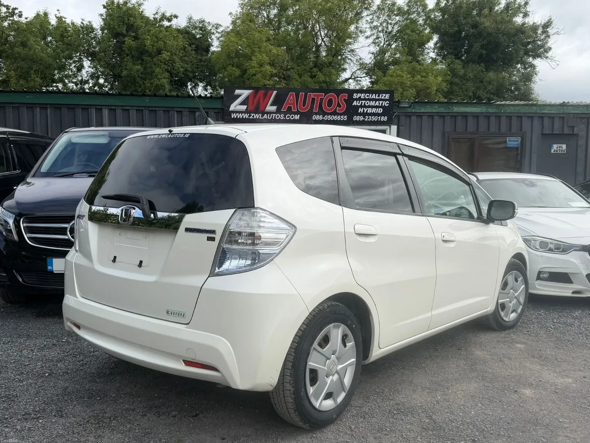 12 HONDA FIT HYBRID 1.3 - Image 6