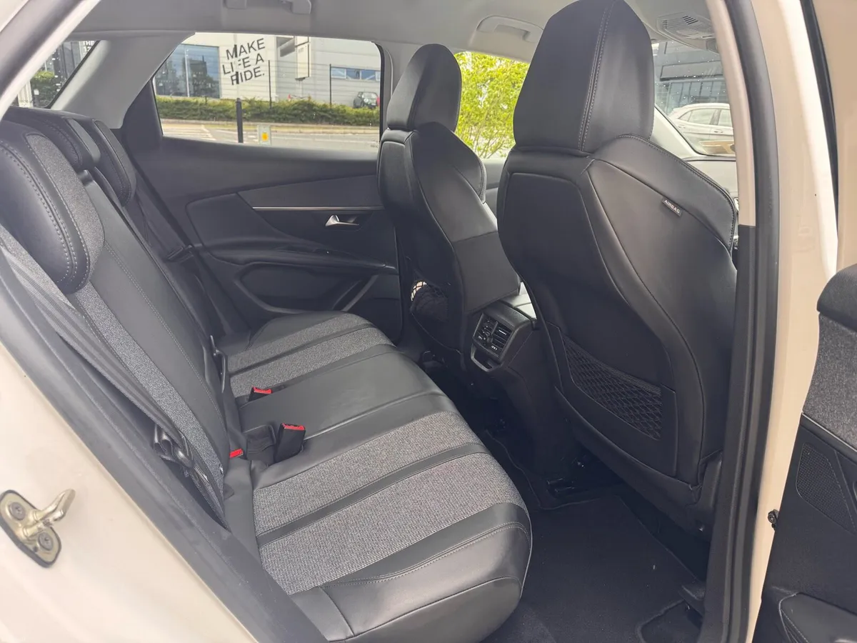 Peugeot 3008 2019 Allure Automatic - Image 3