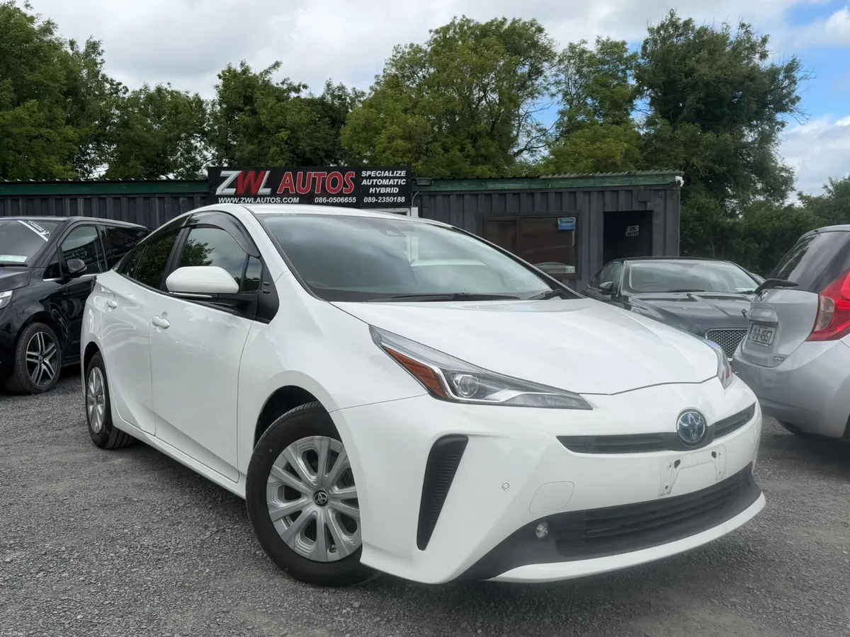 22 TOYOTA PRIUS HYBRID - Image 2