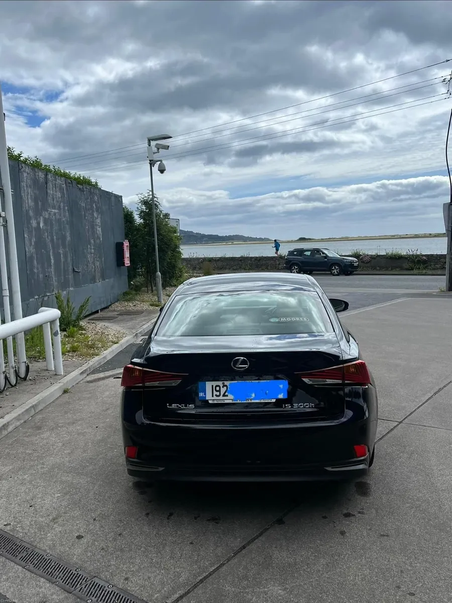 Lexus IS 2019 - Image 4