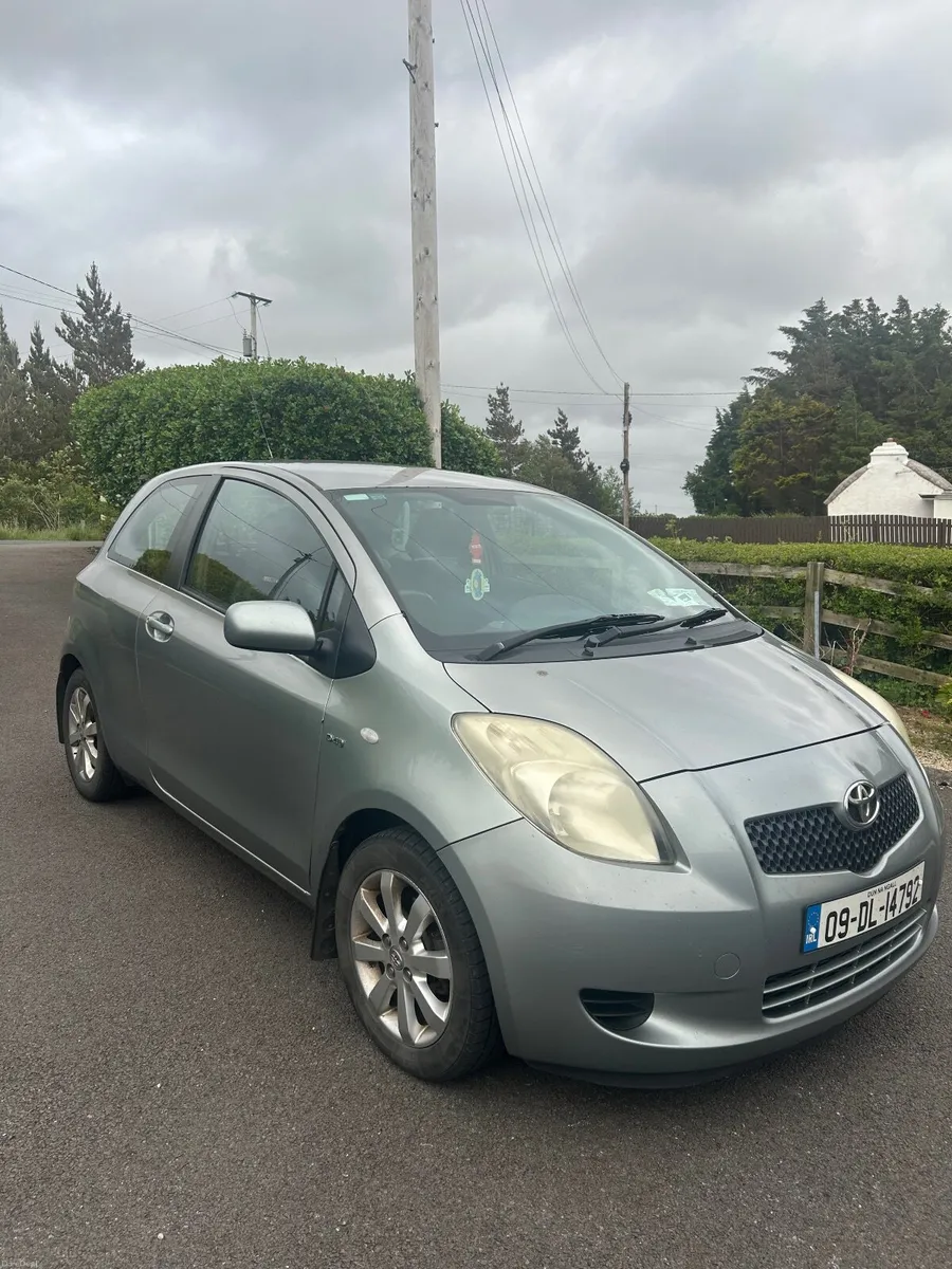 Toyota Yaris 2009 - Image 2