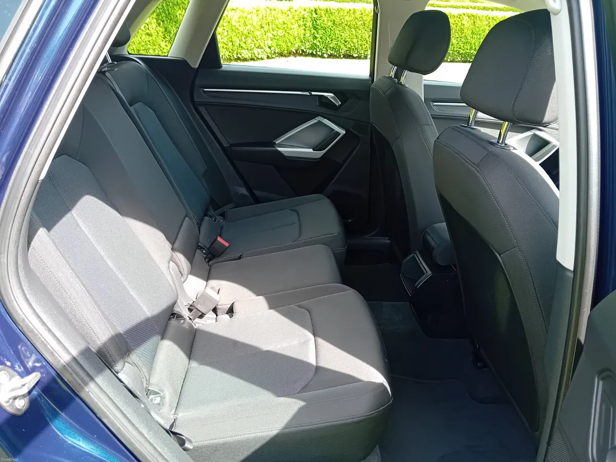 Audi Q3 2019 - Image 5