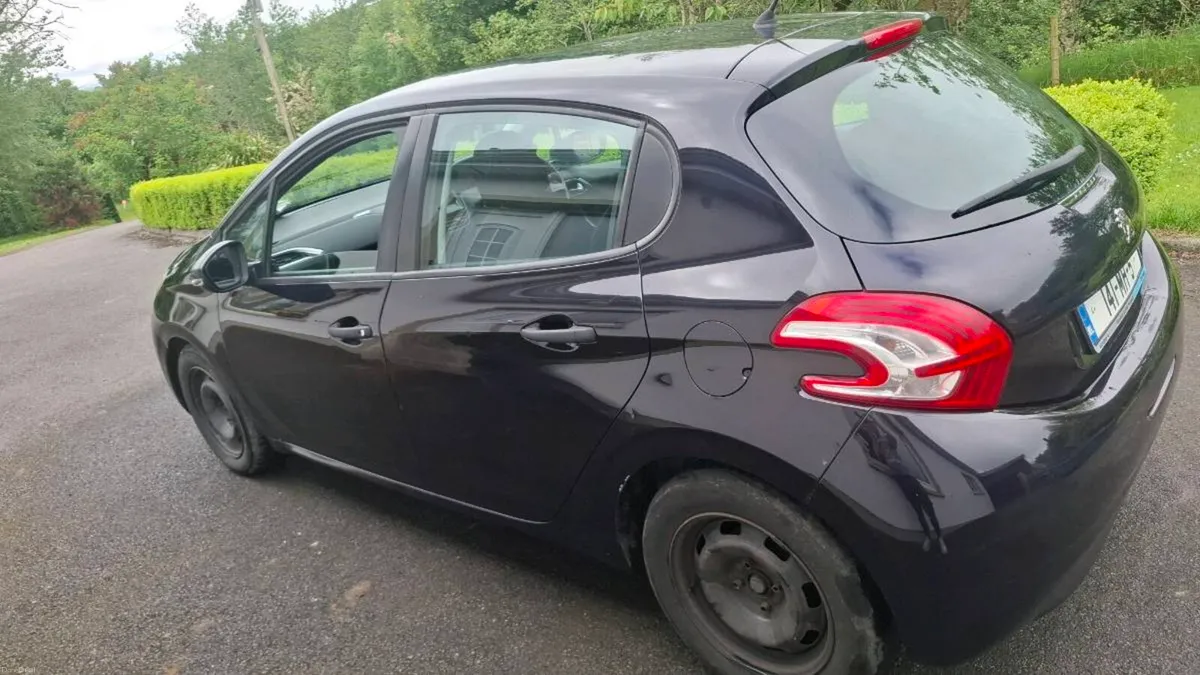 Peugeot 208 - Image 5