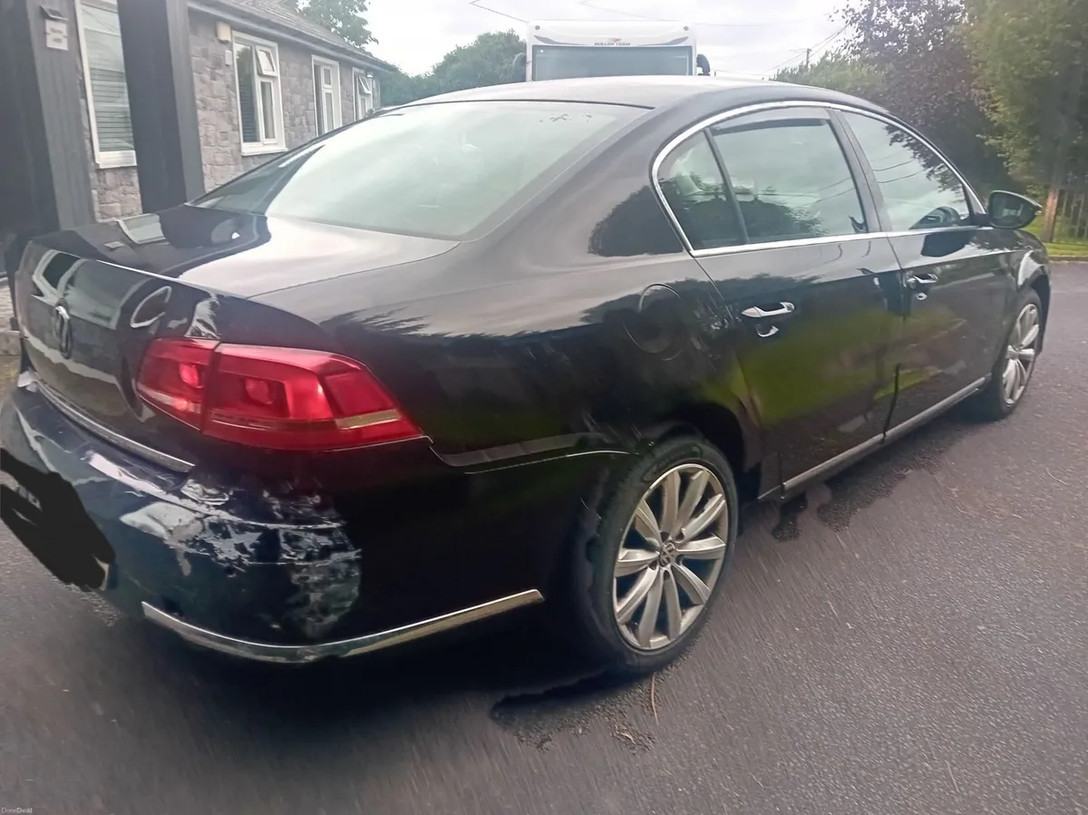 Volkswagen Passat 2011 - Image 3