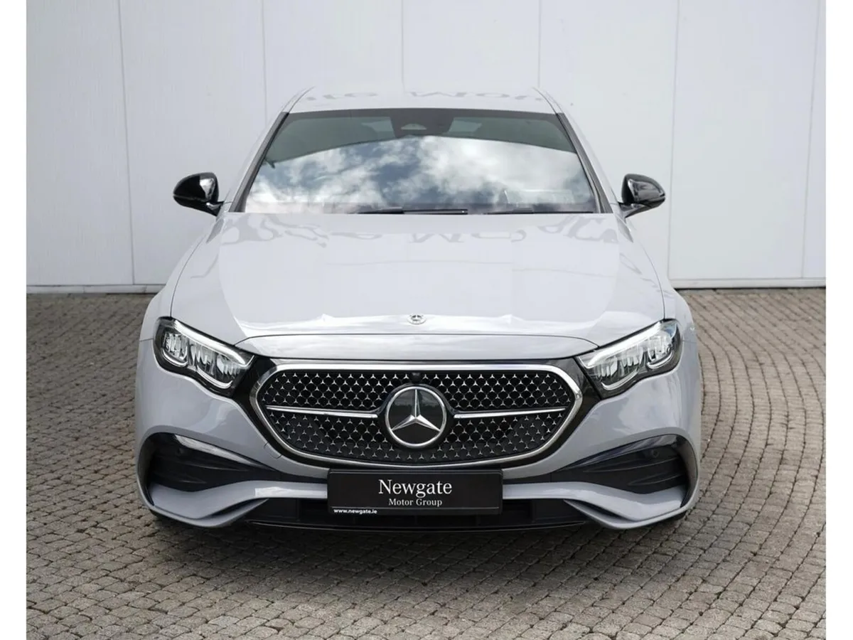 Mercedes-Benz E-Class E 300 E URBAN EDITION - Image 3