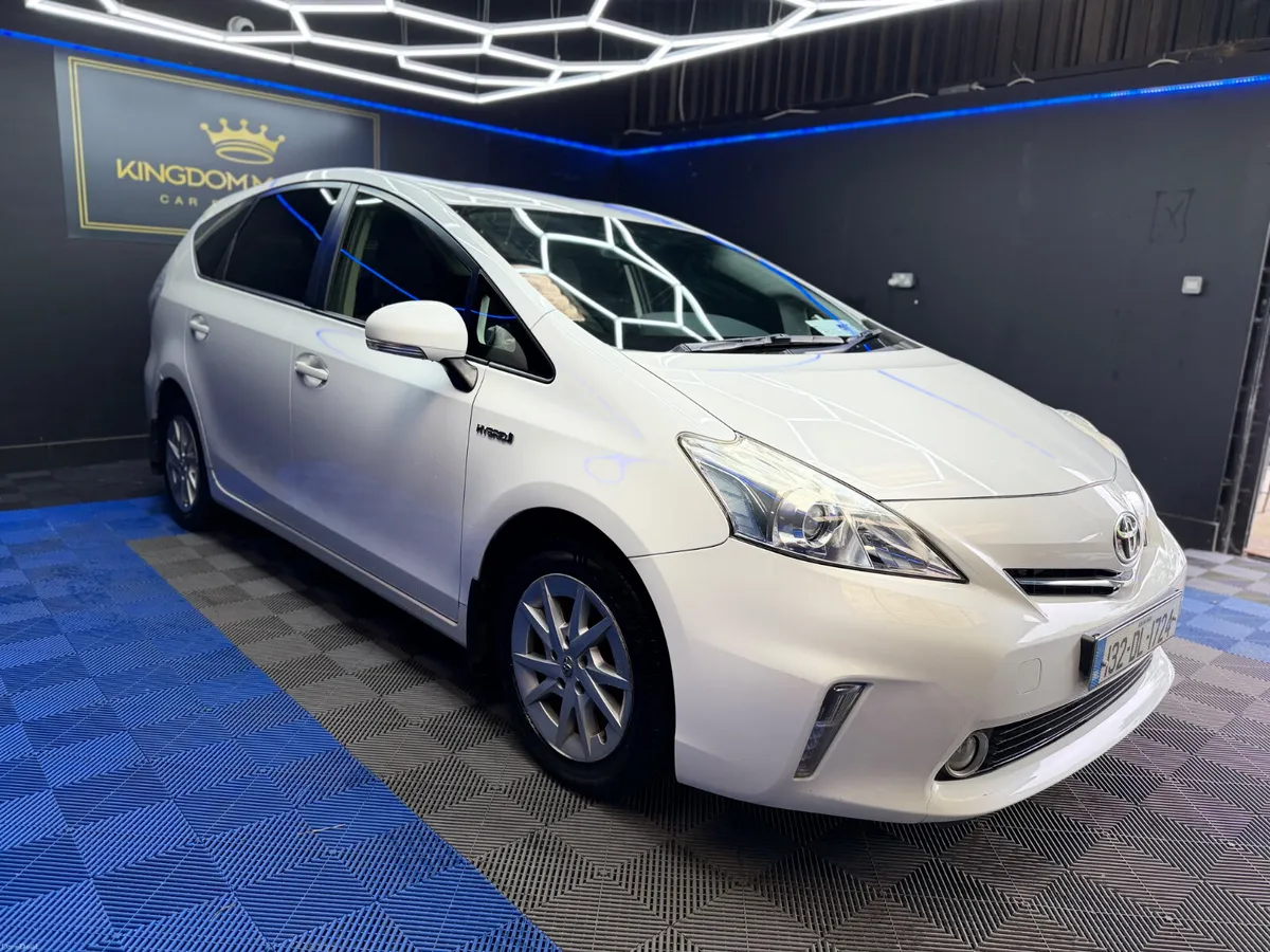 Toyota Prius 7 SEATS,Nct 08/26 ONLY 2  OWNERS - Image 2
