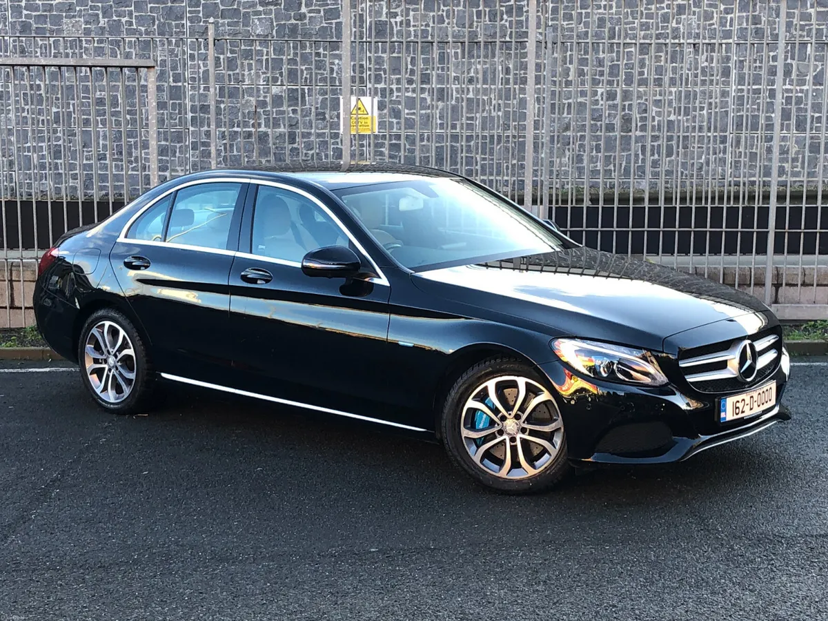 Mercedes-Benz C-Class C350e LOW KMS LIGHT INTERIOR - Image 1