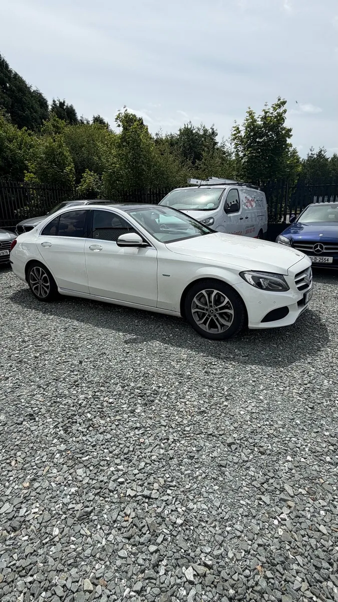 Mercedes Benz C Class Premium - Image 4