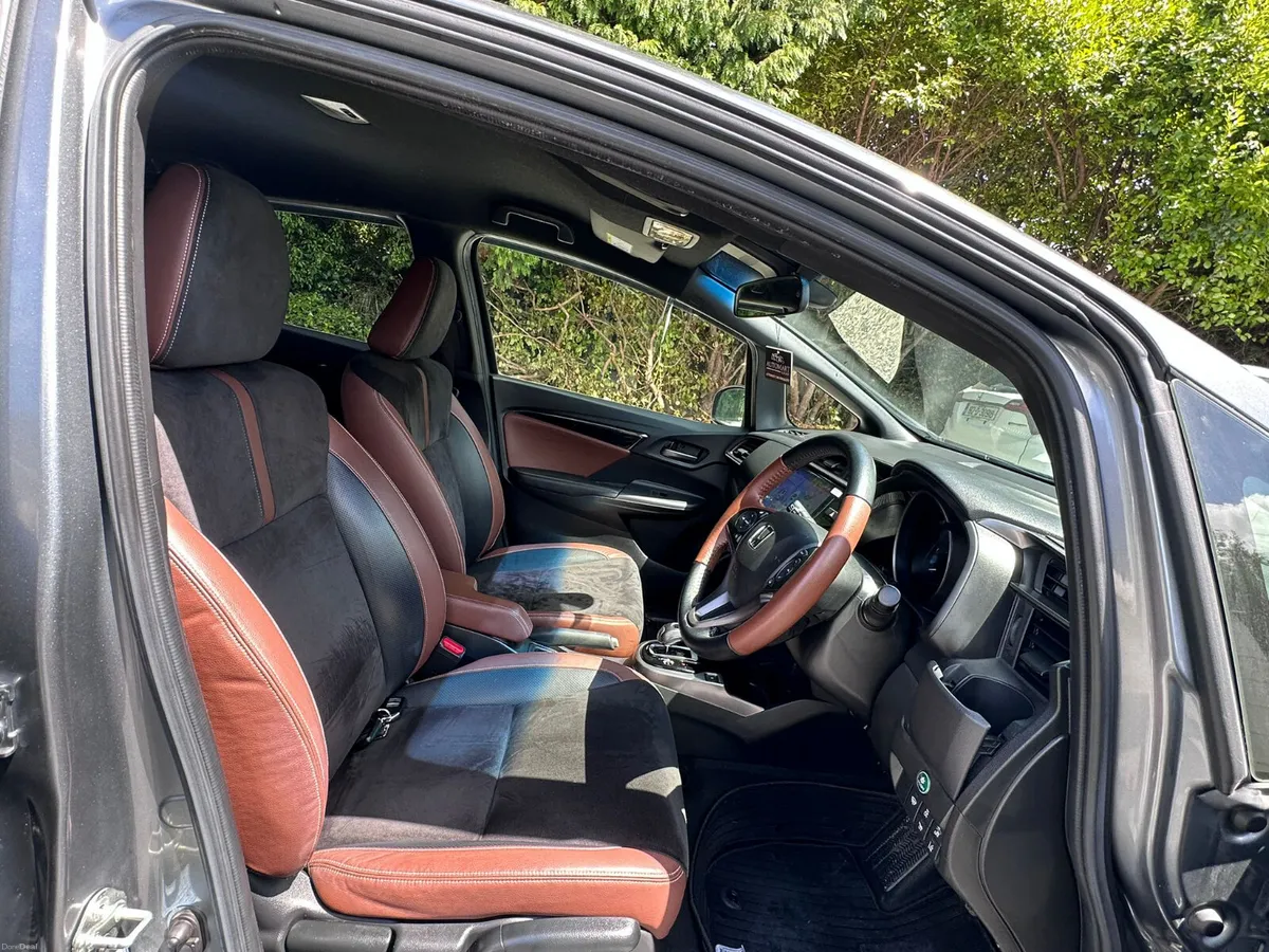 HONDA FIT 2018 PREMIUM LEATHER TOPSPECS - Image 4