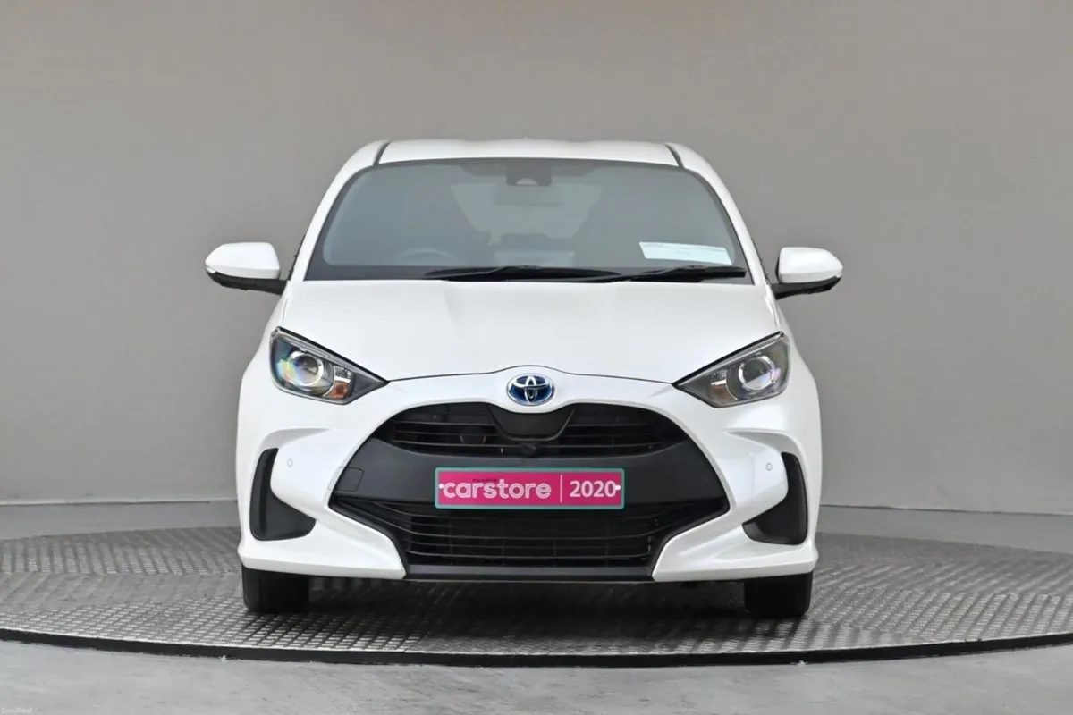 Toyota Yaris 1.5 PETROL HYBRID **REVERSE CAM**PARK - Image 2