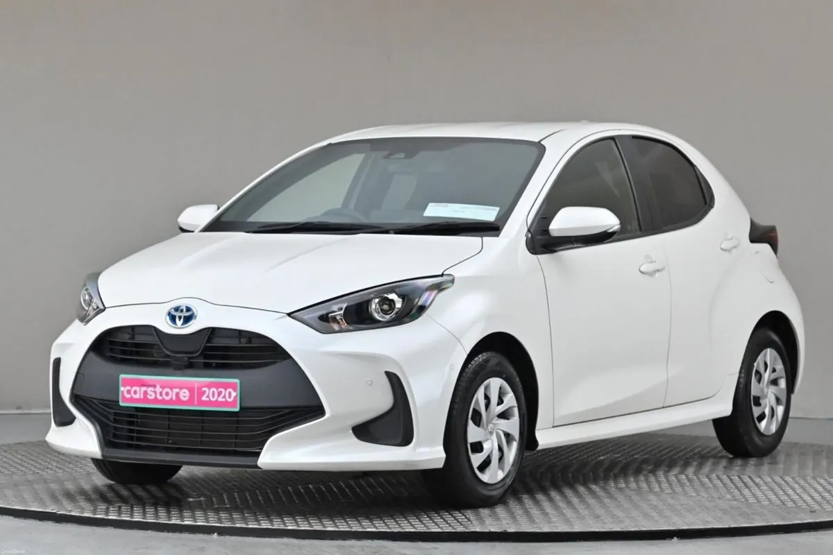 Toyota Yaris 1.5 PETROL HYBRID **REVERSE CAM**PARK - Image 3