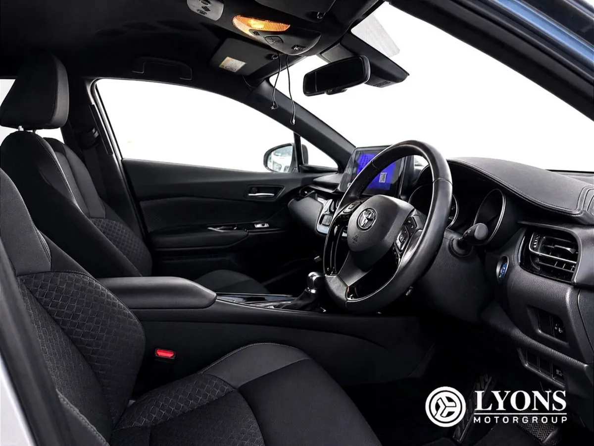Toyota C-HR 1.8 HYBRID SPORT - Image 3