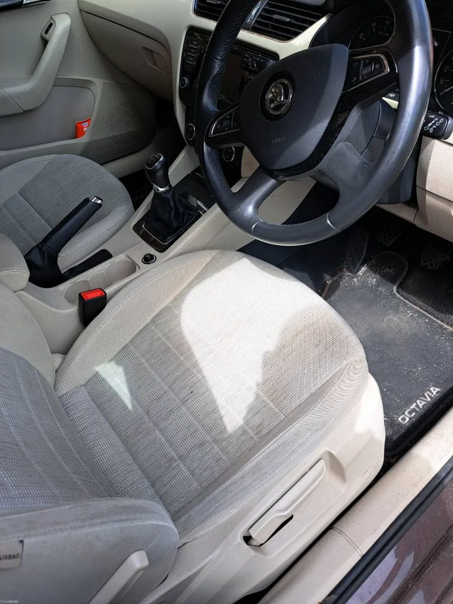 Car - Image 3