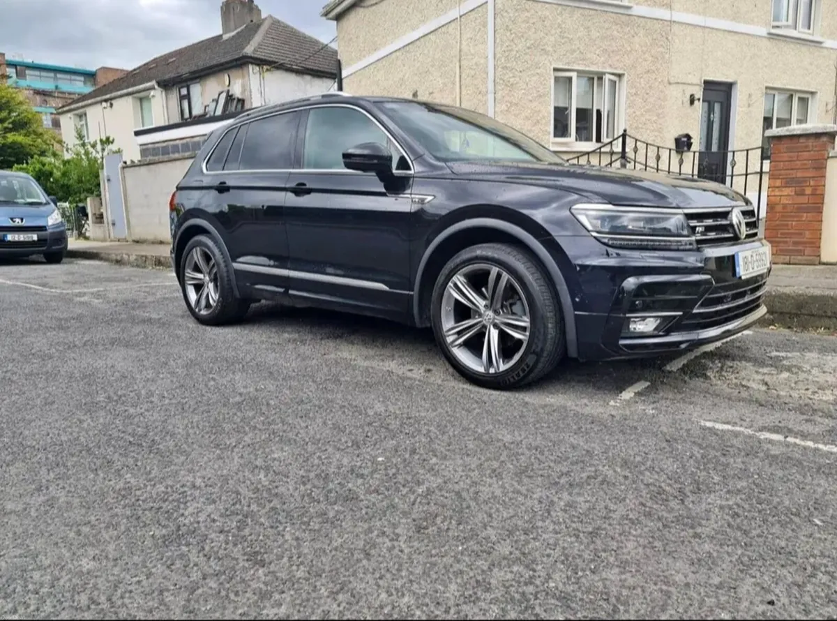 Volkswagen Tiguan R-Line Automatic - Image 2