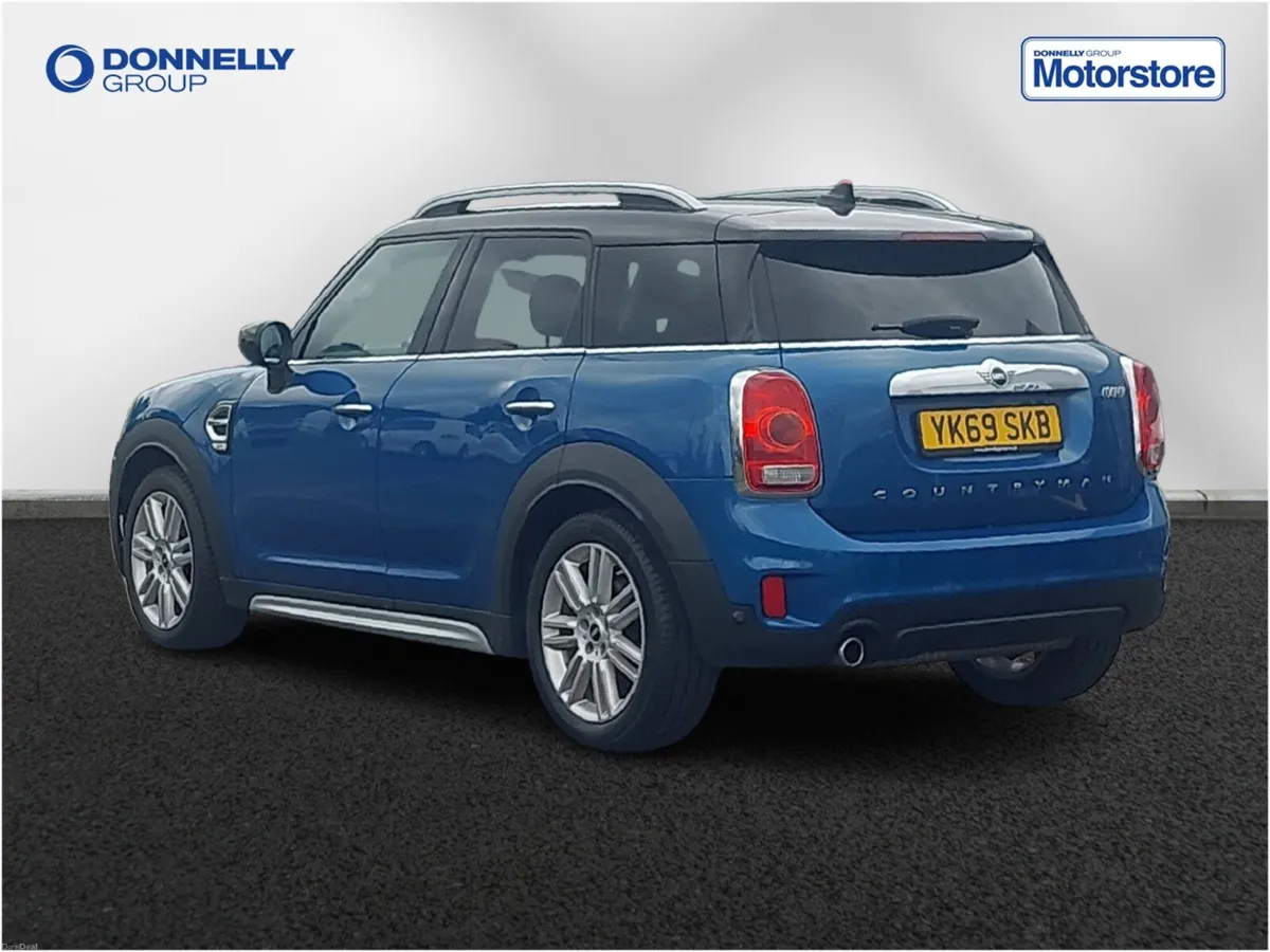 MINI Countryman Hatchback Cooper Exclusive - Image 2