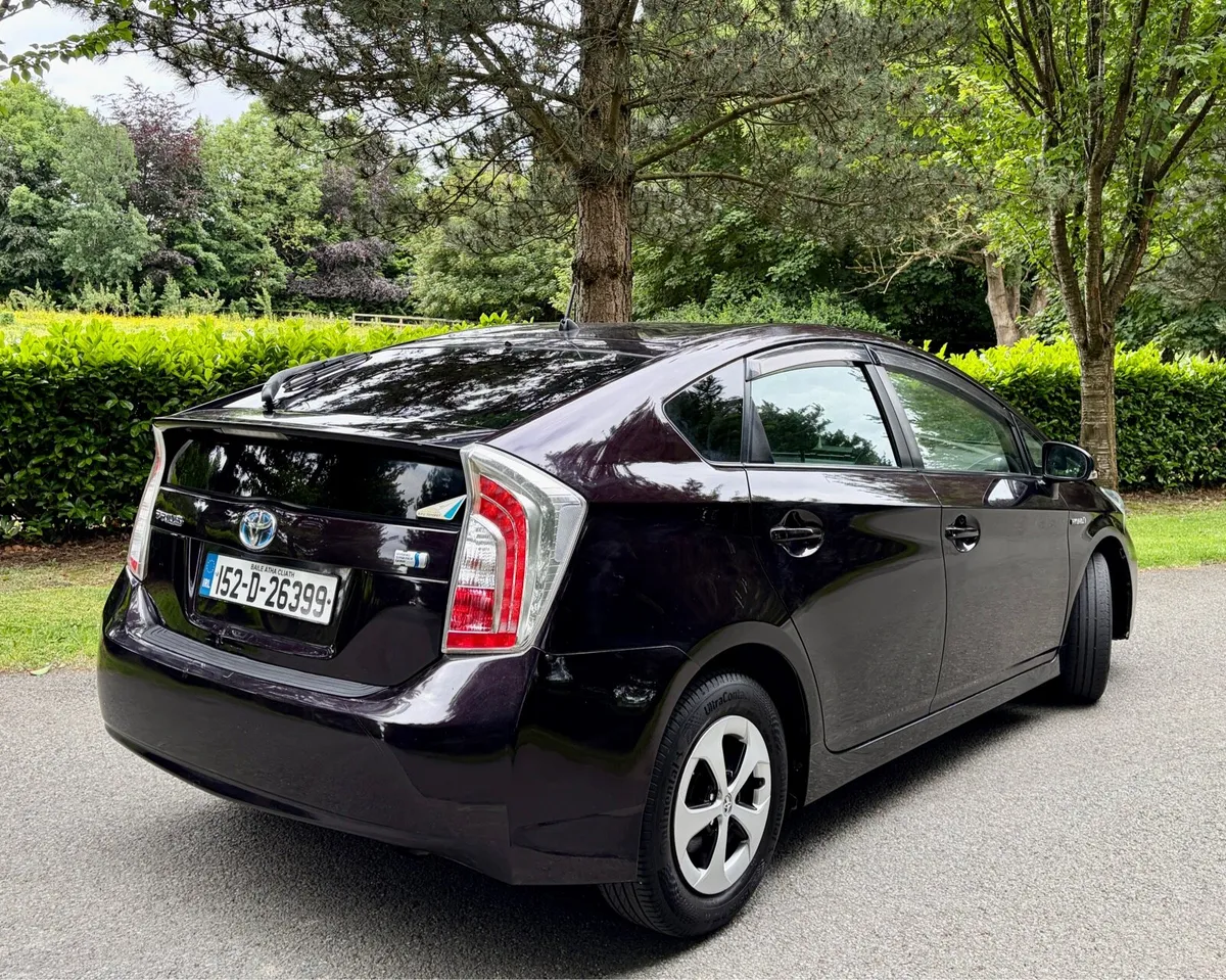 €6,750 2015 Toyota Prius 1.8L Hybrid High Spec - Image 3