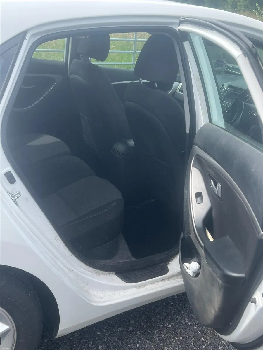 Car - Image 2